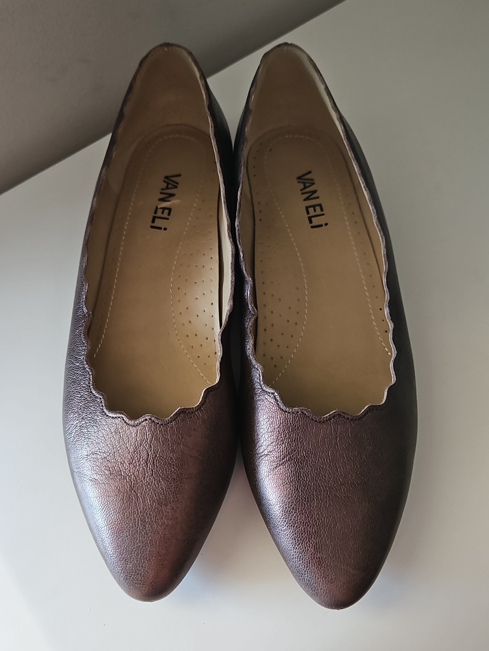 VANELI BRONZE METALLIC FLATS SZ 8